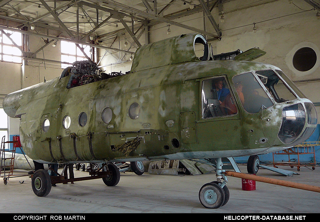 Mi-8T   27 yellow