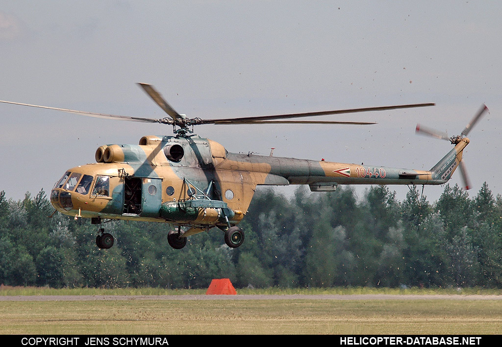 Mi-8T   10440